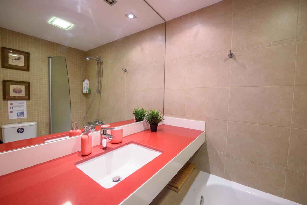 Ramblasrentals Cozy Renovated 2Br With Balcony Lift 20M Rambla - Parking - Wifi Barcelona Exteriér fotografie